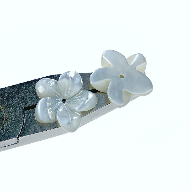 Tropical Flower Beads White Mother of Pearl WM-0058