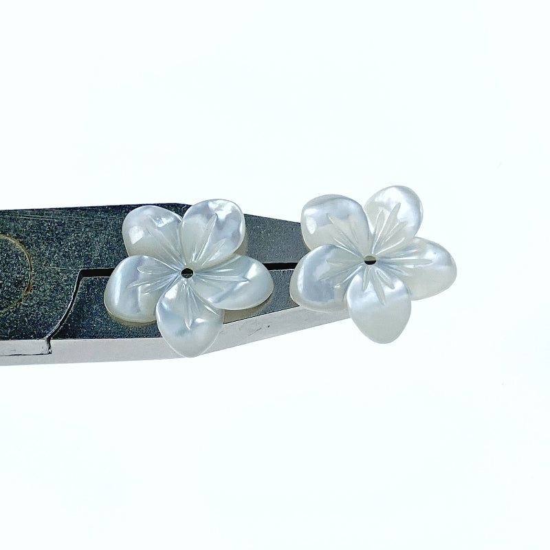 Tropical Flower Beads White Mother of Pearl WM-0058