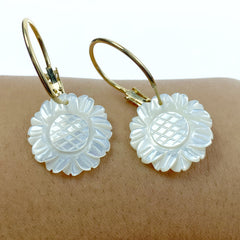 6pc Sun Flower Beads White Mother of Pearl WM-0038