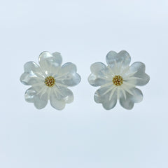 6pc Flower Beads White Mother of Pearl WM-0117