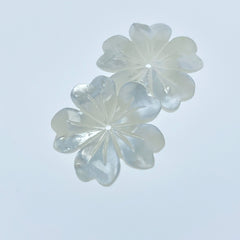 6pc Flower Beads White Mother of Pearl WM-0117
