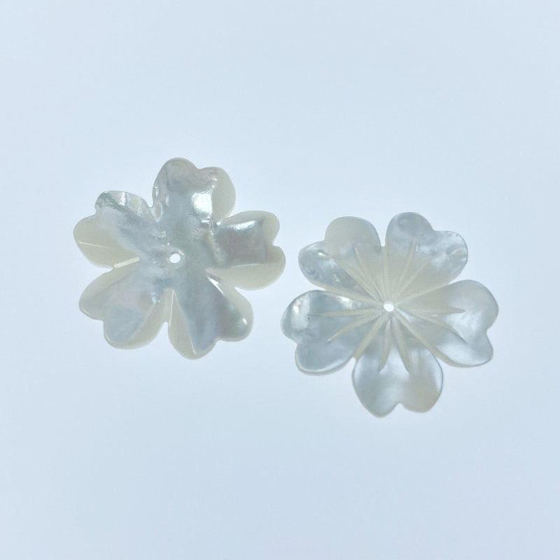 6pc Flower Beads White Mother of Pearl WM-0117