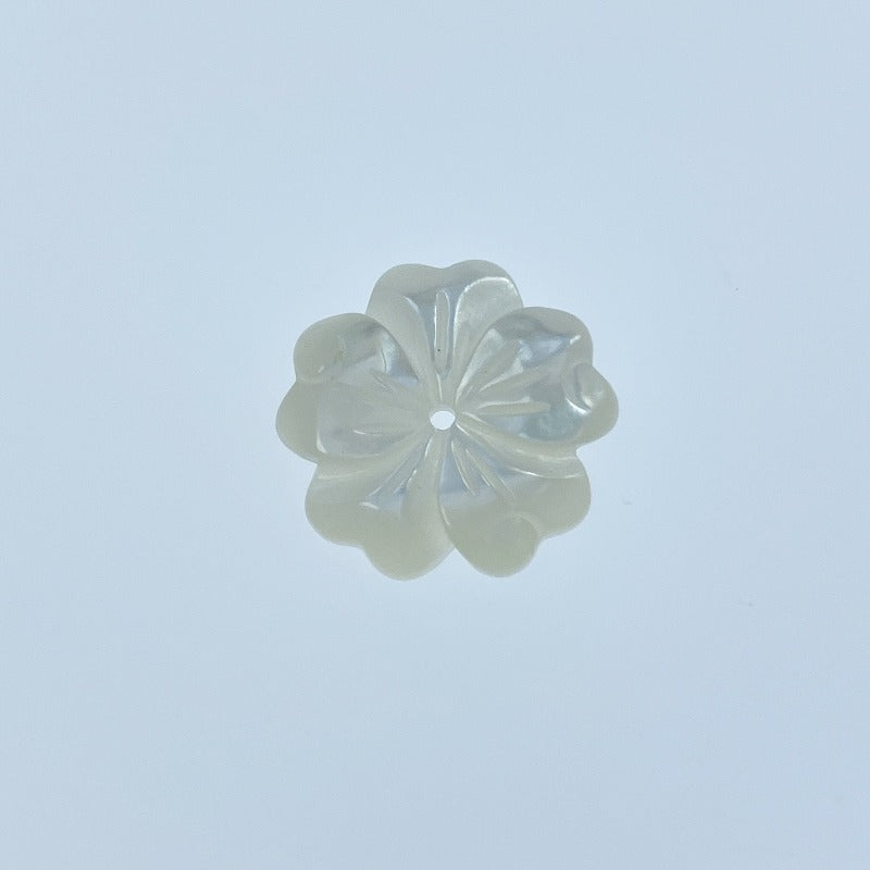 10pc Flower Beads White Mother Of Pearl 15mm Hand Carved WM-0132