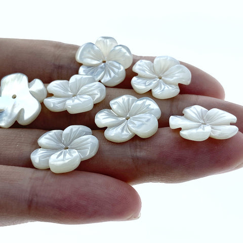 10pc Hawaii Flower Mother Of Pearl Beads Hand Carved 15mm WM-0129