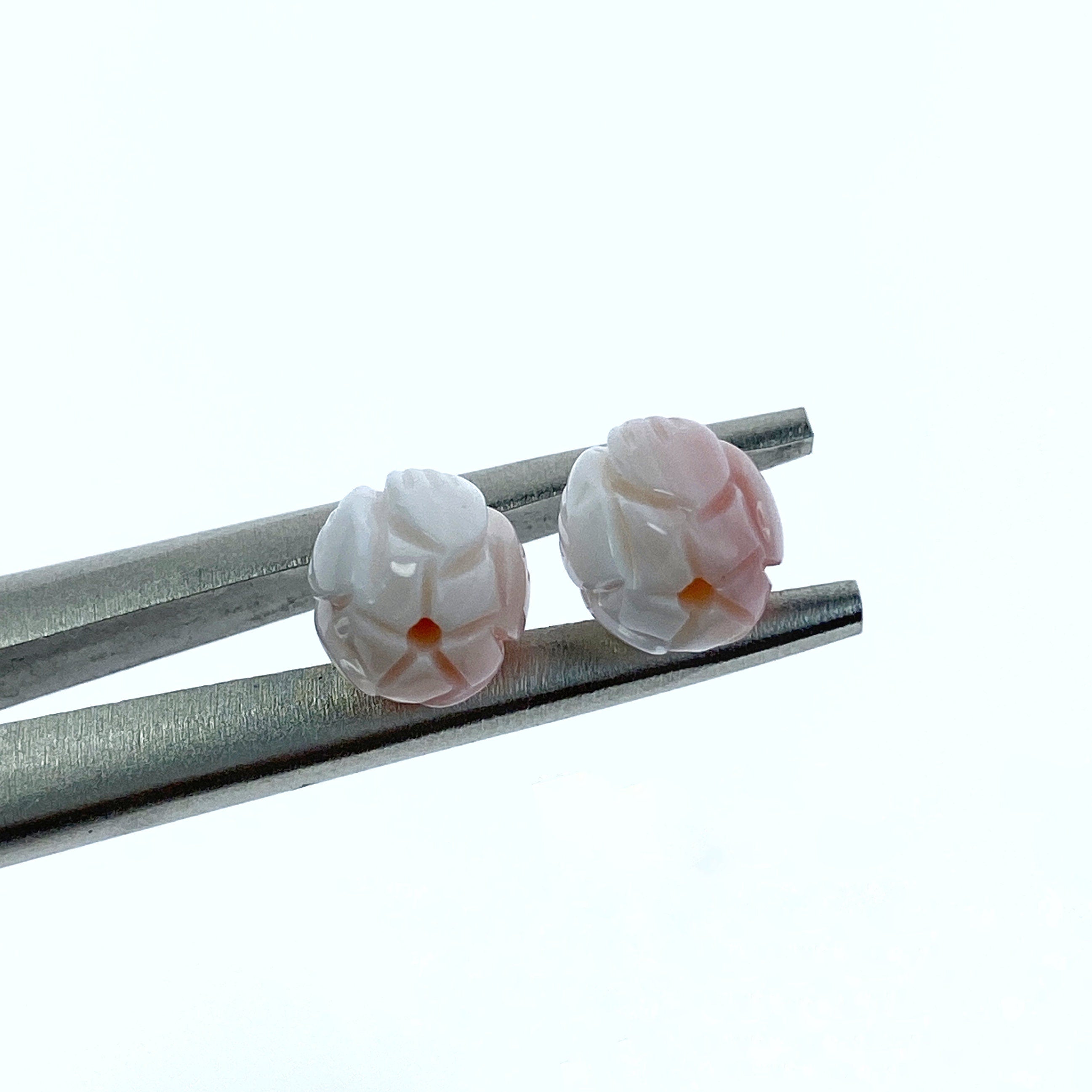 2pc 8mm x 11mm Hand Carved Queen Conch Shell Jasmine Flower Beads PM-0007