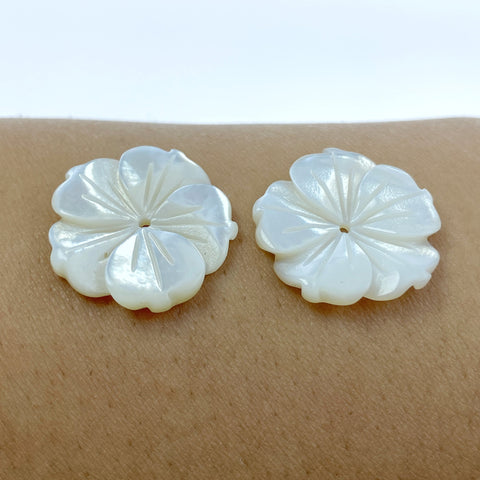 6pc 18mm Hand Carved White Mother of Pearl Bauhinia Flower Beads WM-0130