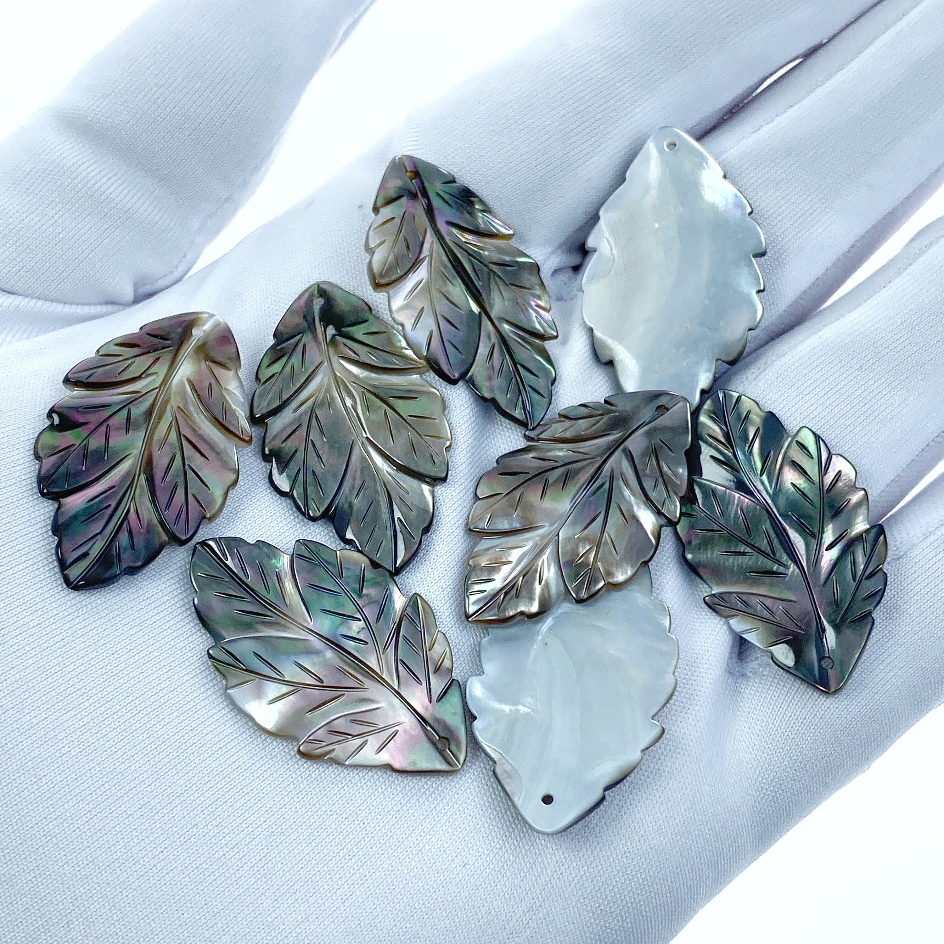 2pc 18mm x 30mm Black Mother of Pearl Hand Carved Leaf Pendants BM-0068