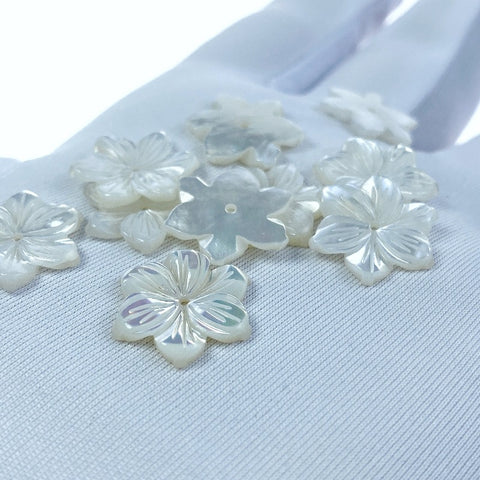 10pc Flower Beads White Mother Of Pearl 15mm Hand Carved WM-0016