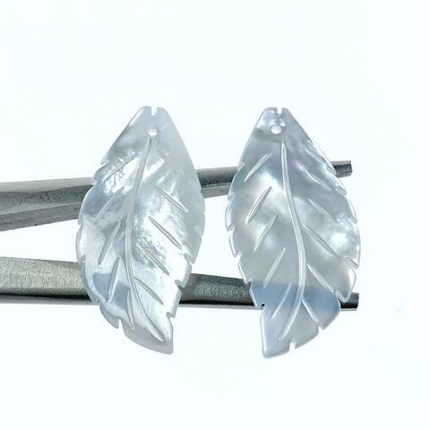 2pair 15mm x 29mm White Mother of Pearl Hand Carved Leaf Pendants WM-0220