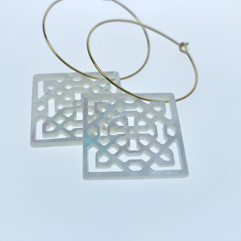 filigree square mother of pearl beads WM-0149-7