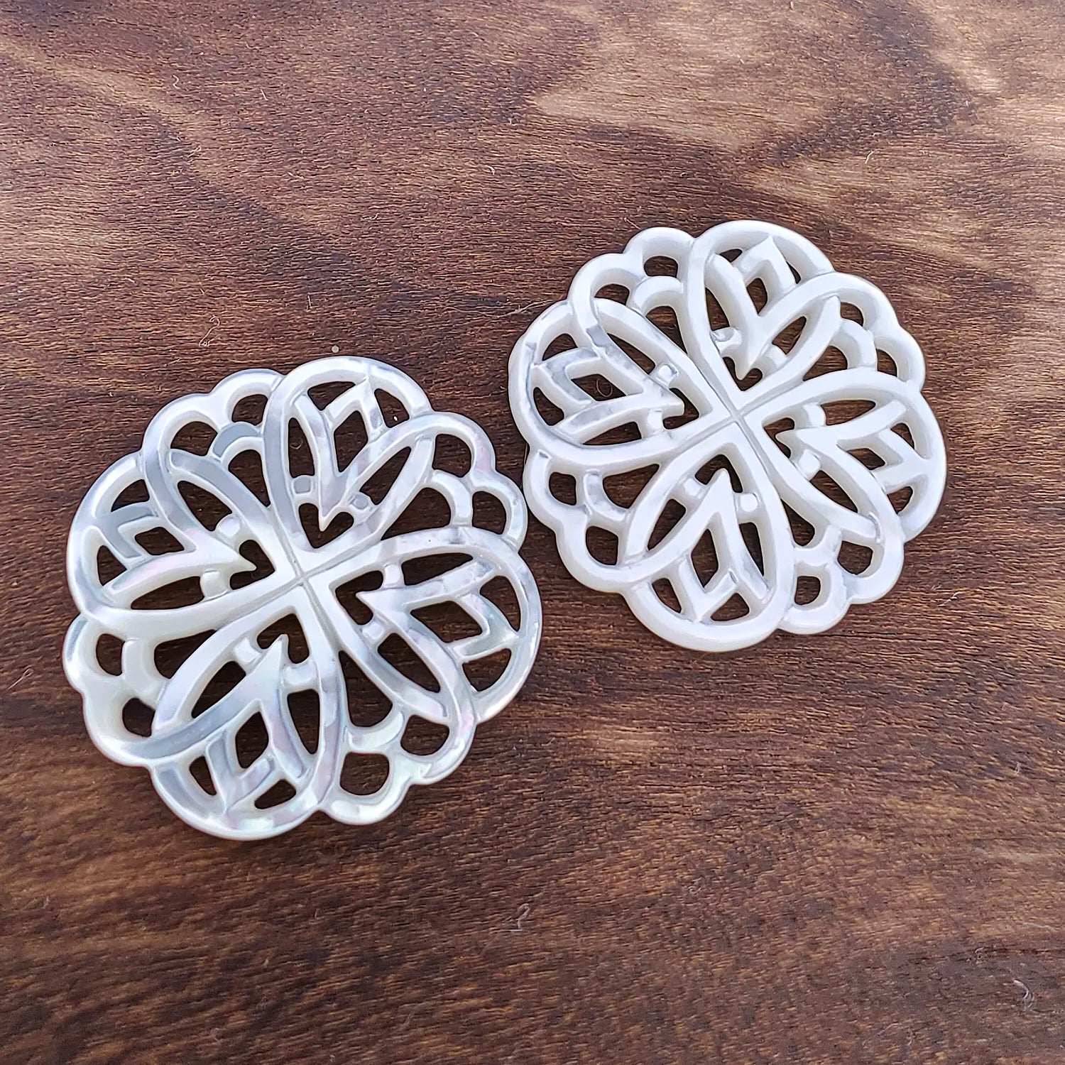 Rosette Flower Beads White Mother Of Pearl Round Filigree WM-0074