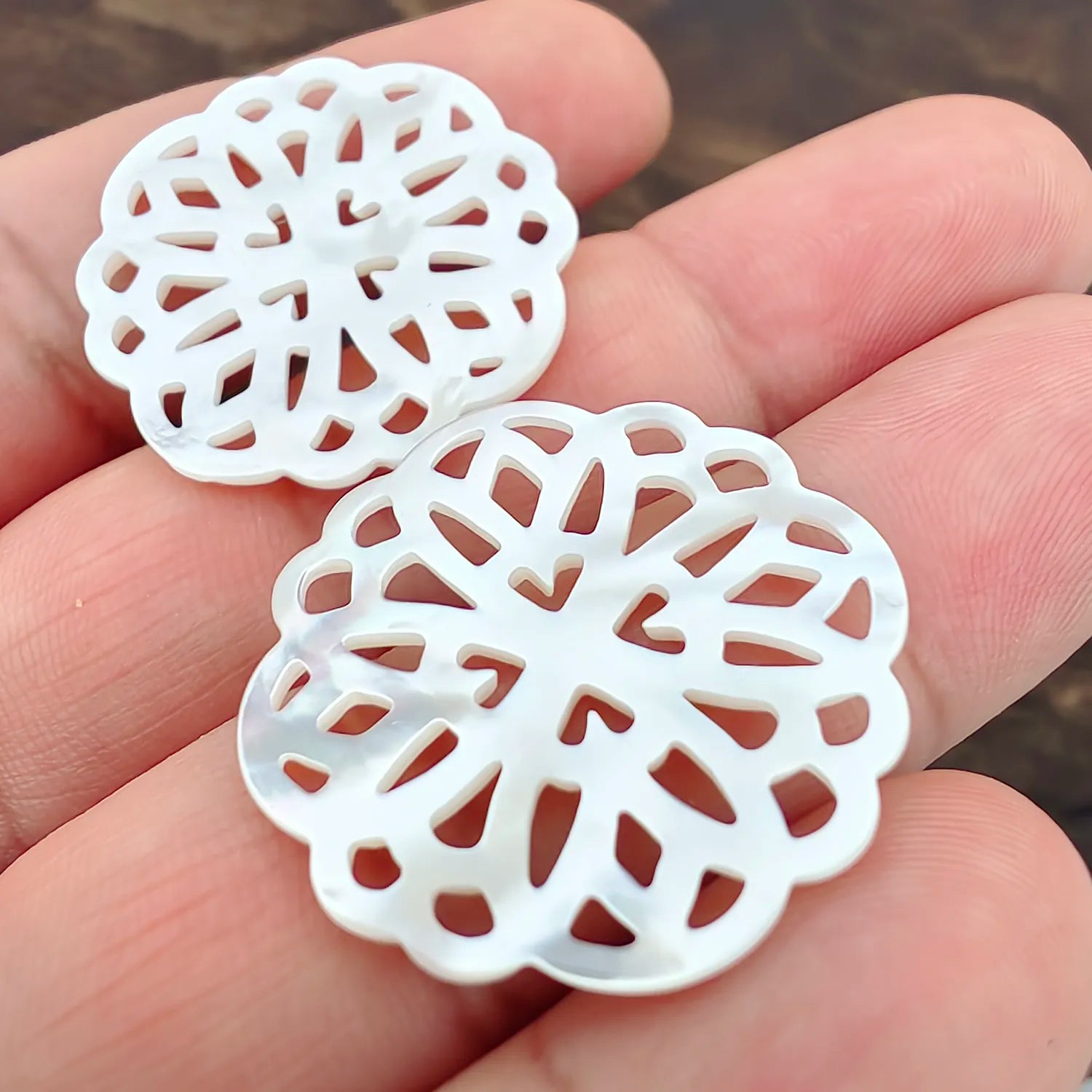 Rosette Flower Beads White Mother Of Pearl Round Filigree WM-0074
